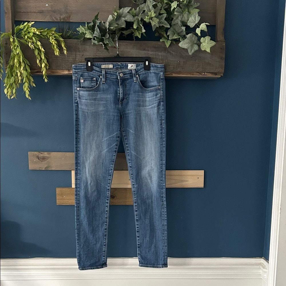 AG “the stilt” cigarette leg jeans, slight distressing. Size 30R